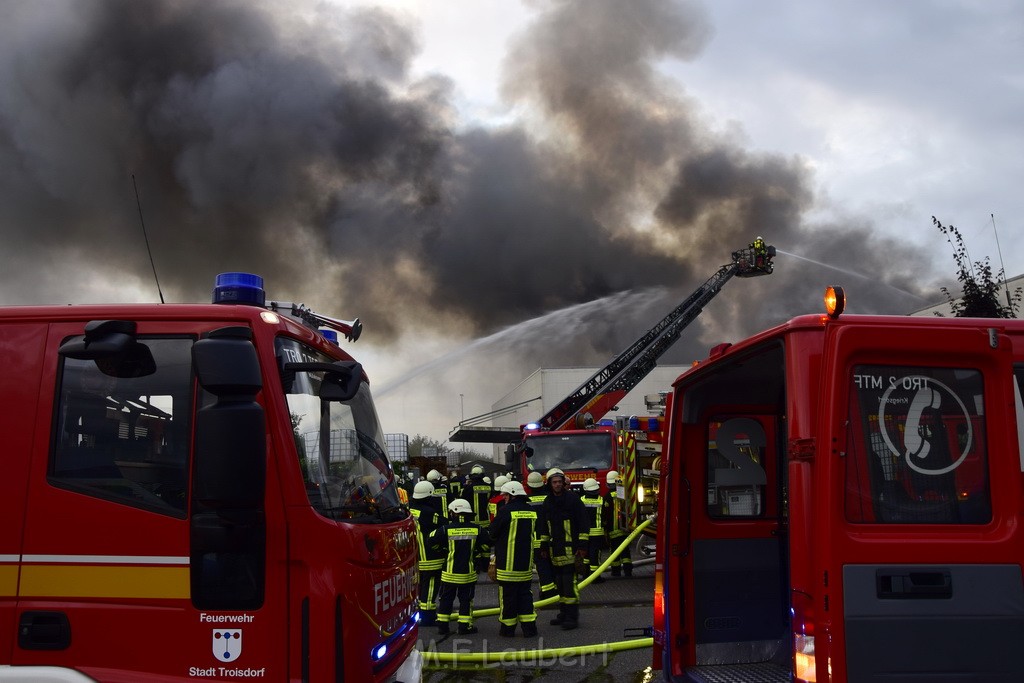 Grossbrand Halle Troisdorf Kriegsdorf Junkersring P110.JPG - Miklos Laubert